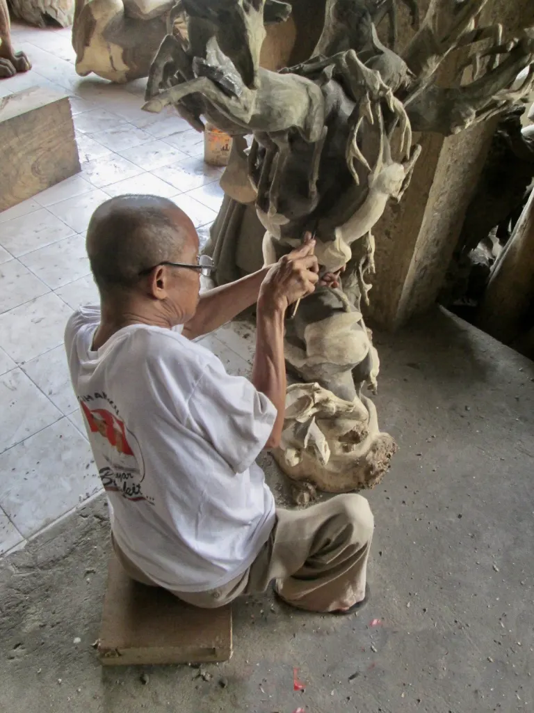 Artisan crafting from wood